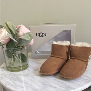 NWT UGG Tan Baby Booties